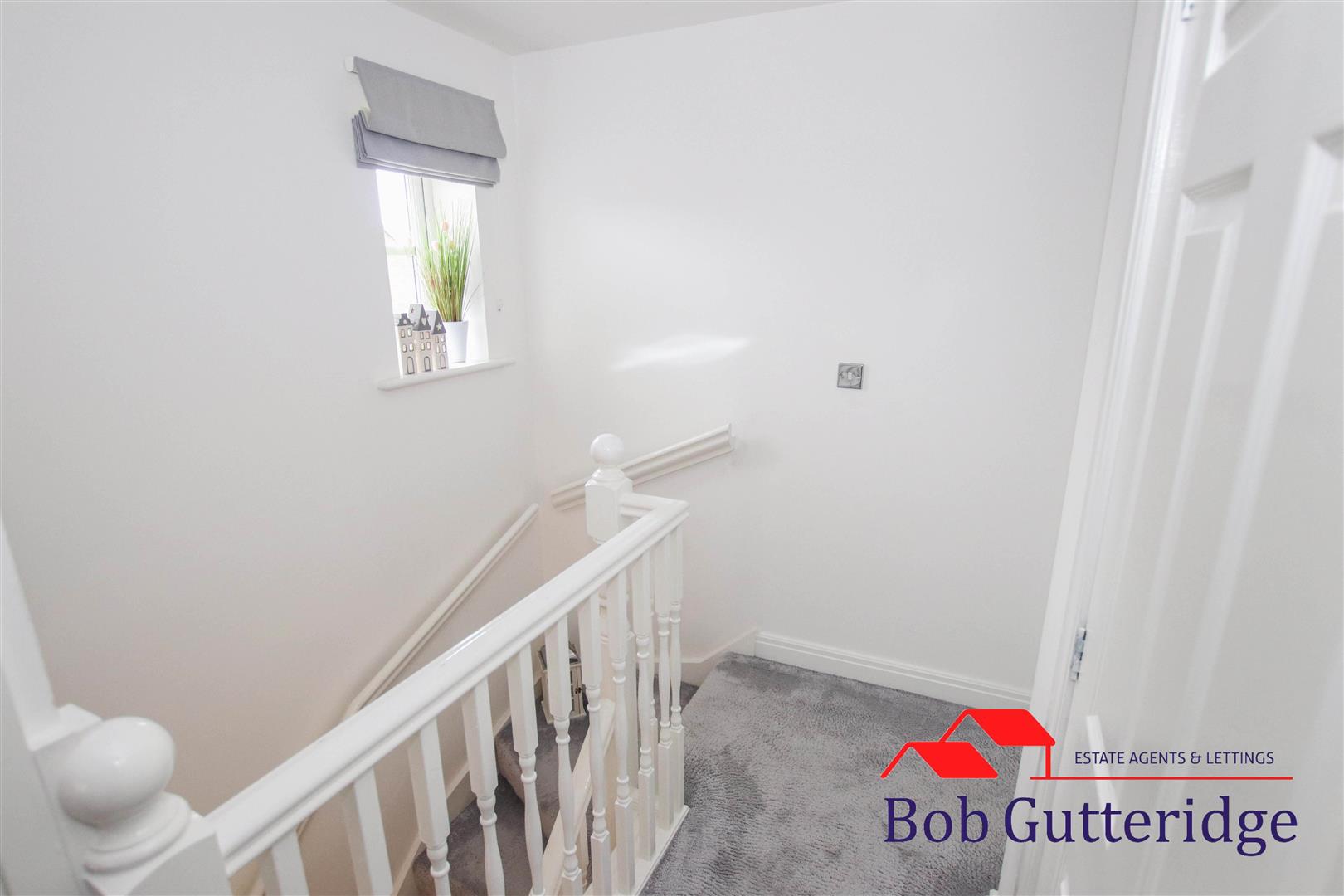 FIRST FLOOR LANDING